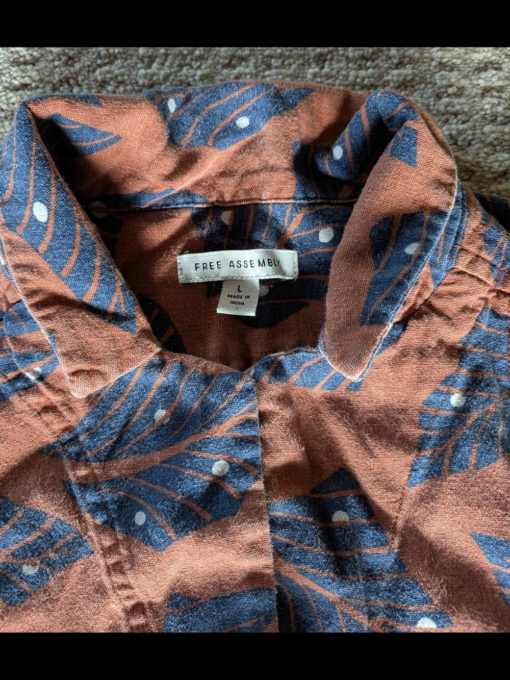 Free Assembly Rust Floral Print Button-Down Blouse..  Large